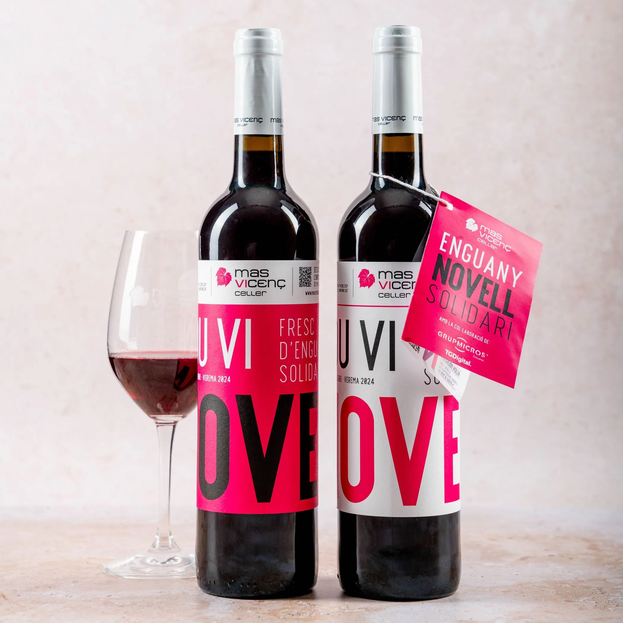 Novell Solidari, vino tinto de maceración carbónica - Imagen 2
